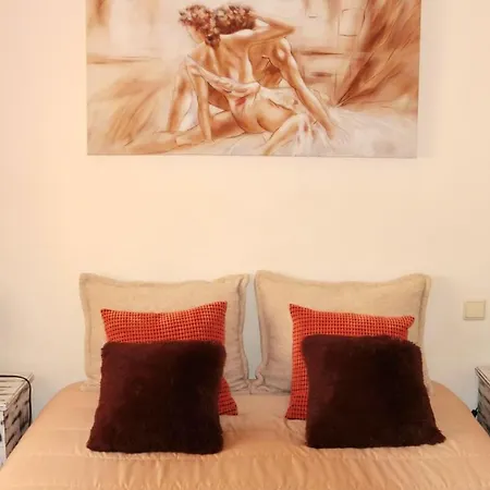 Spacious With Sea View In - 120 M², Fireplace Apartment