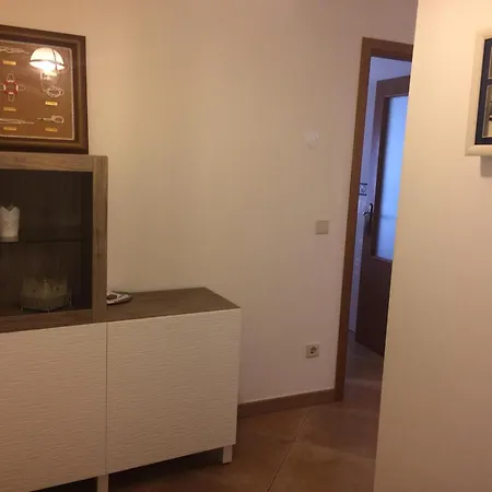 Spacious With Sea View In - 120 M², Fireplace Apartment