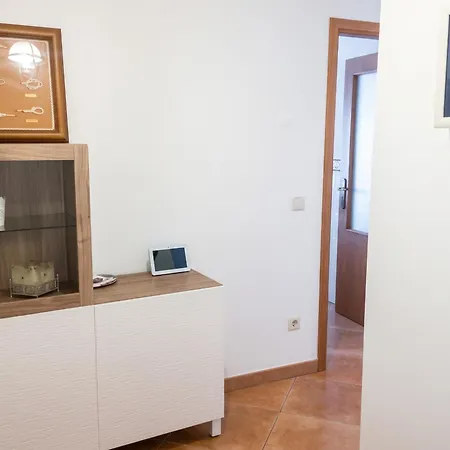 Spacious With Sea View In - 120 M², Fireplace