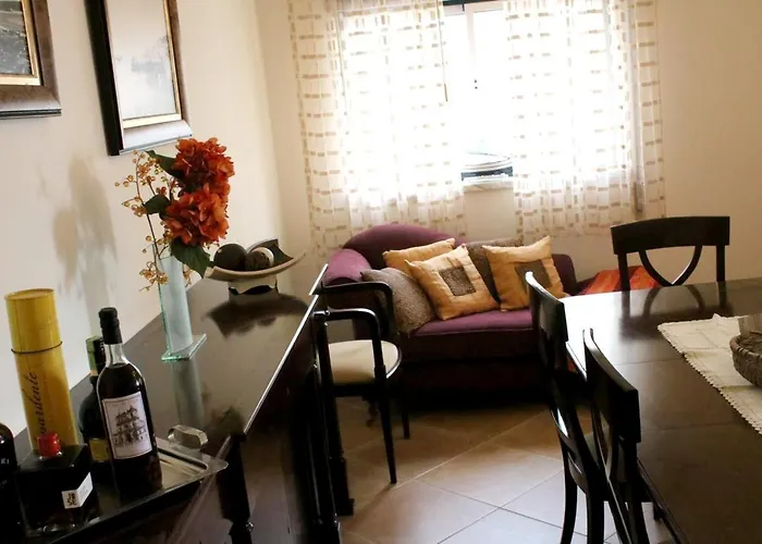 Spacious With Sea View In - 120 M², Fireplace Apartment