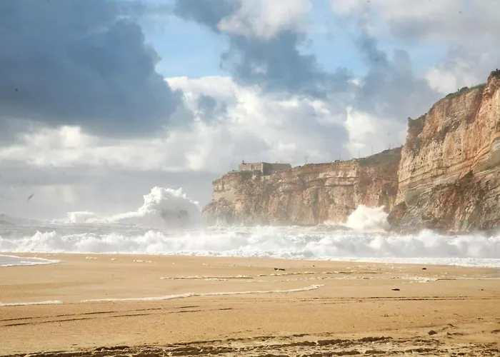 Apartment Spacious With Sea View In - 120 M², Fireplace Nazaré